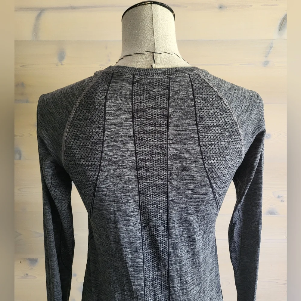 NWOT H&M Sport Workout Top Women's size M - Picture 3 of 5